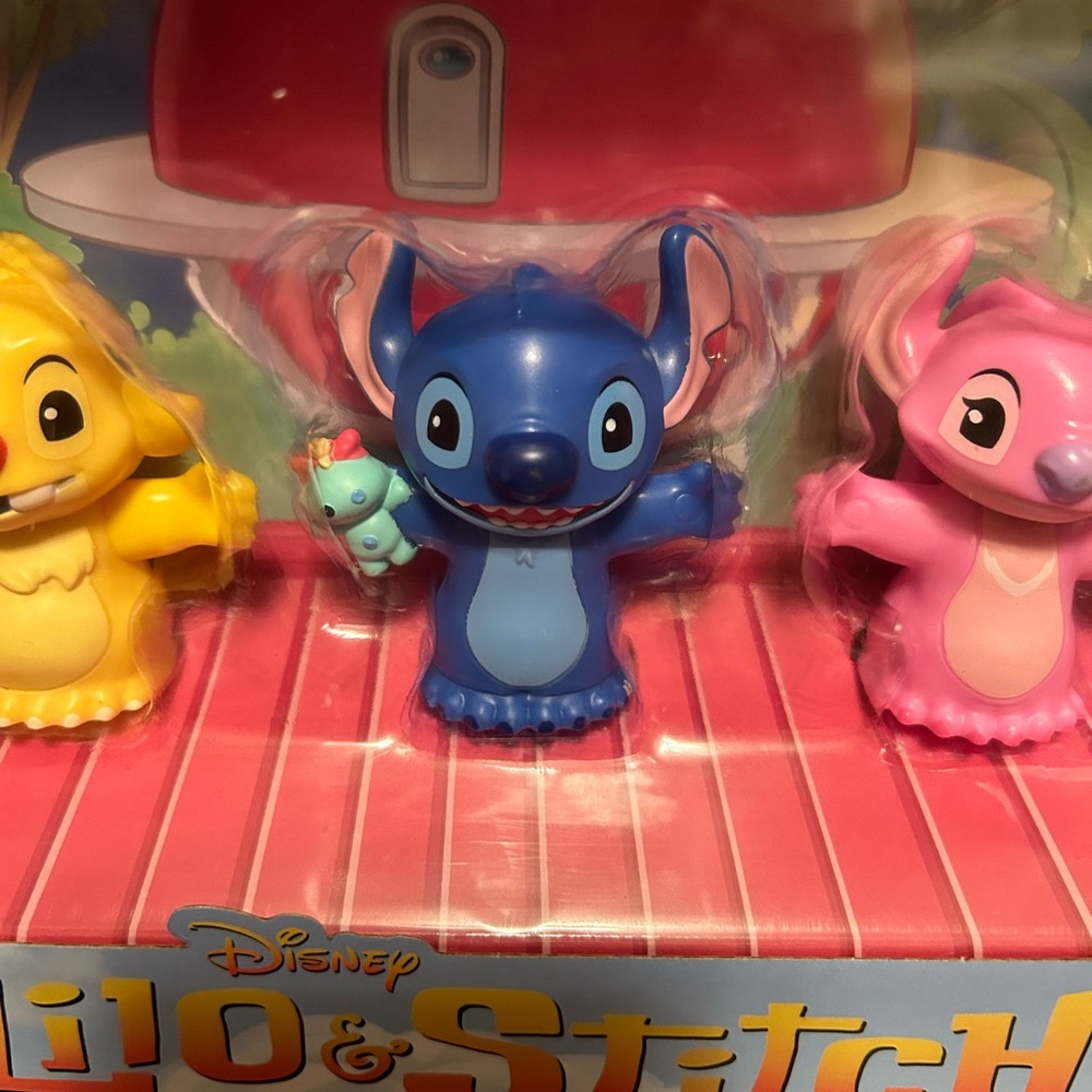Disney Stitch and the Cousins Little People Fisher-Price Collector - Picture 3 of 12